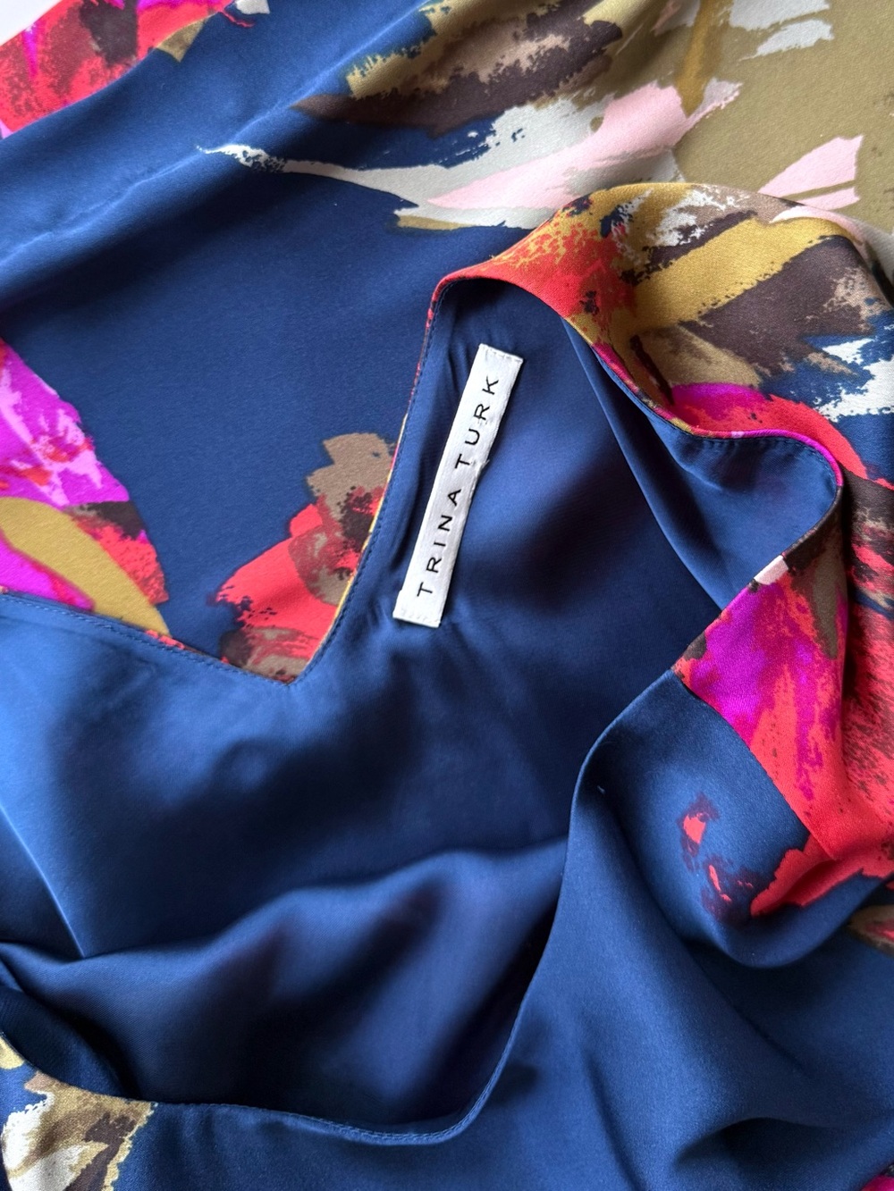 Trina Turk Navy Blue Silk Satin Caftan Style V-Back Floral Print Midi Dress M - Picture 9 of 14